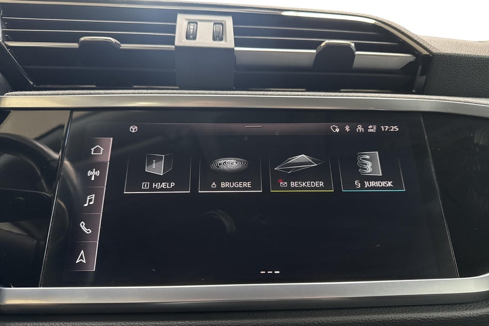 Audi Q3 45 TFSi e Attitude plus S-tr. 5d