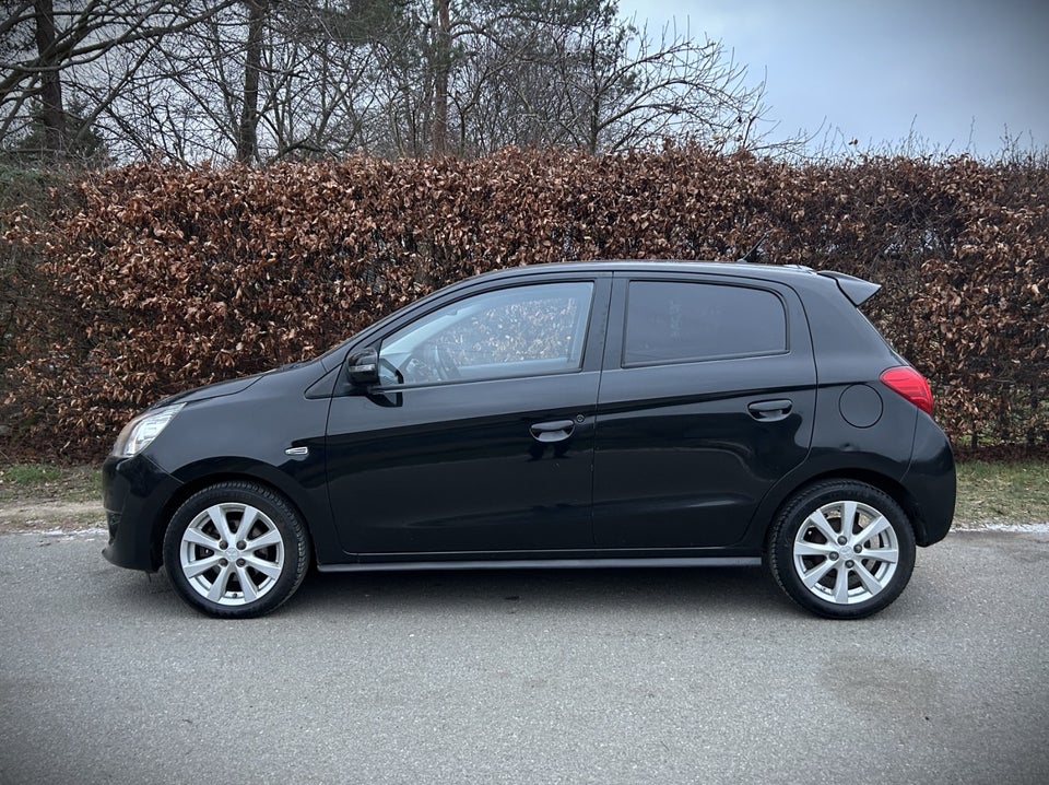 Mitsubishi Space Star 1,2 Black & White CVT 5d