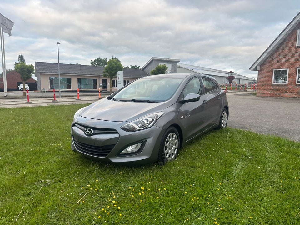 Hyundai i30 1,6 CRDi 110 Comfort Eco 5d