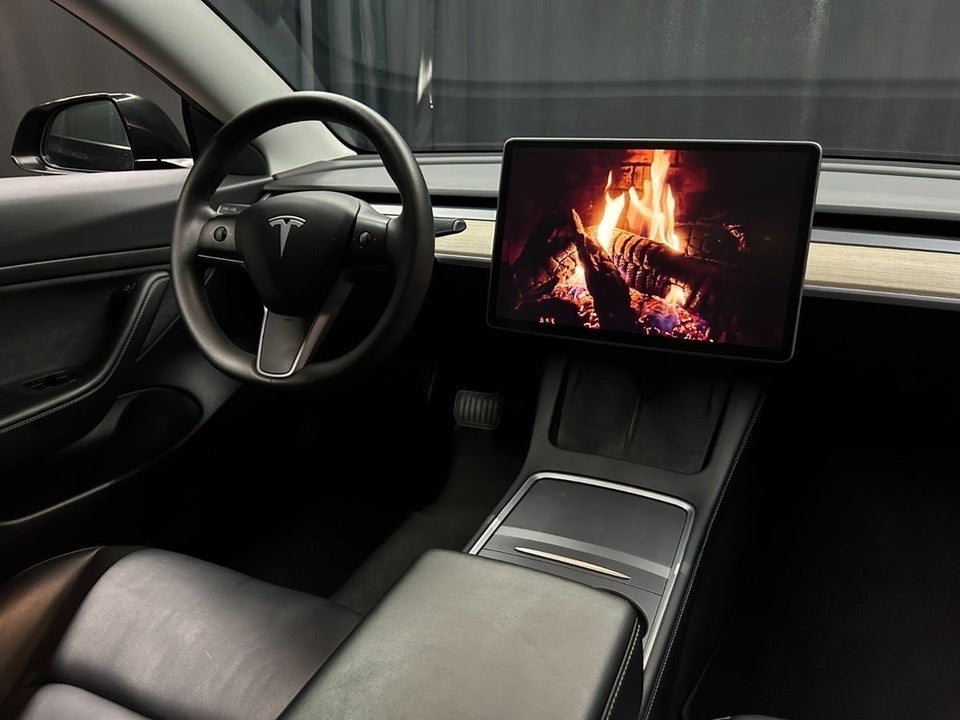 Tesla Model 3 Long Range AWD 4d