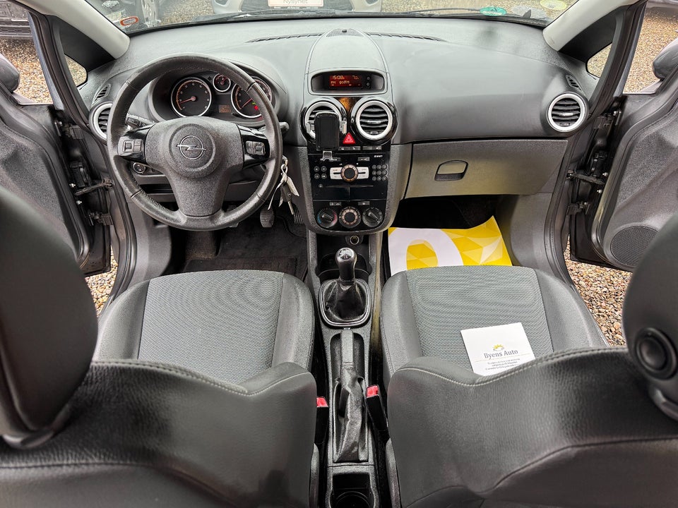 Opel Corsa 1,4 16V Cosmo 5d