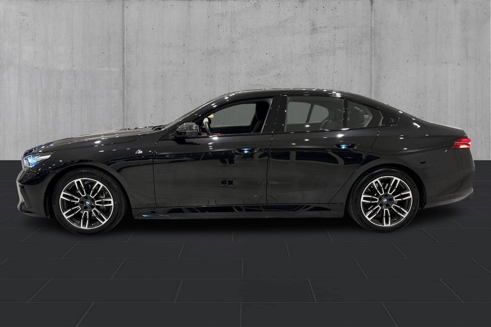 BMW i5 eDrive40 M-Sport 4d