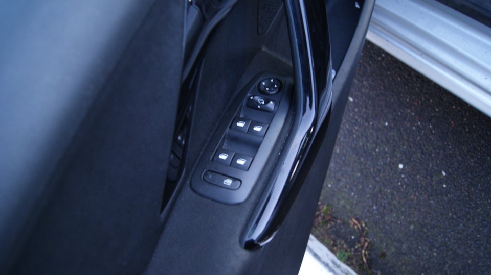 Peugeot 208 1,6 BlueHDi 100 Active 5d