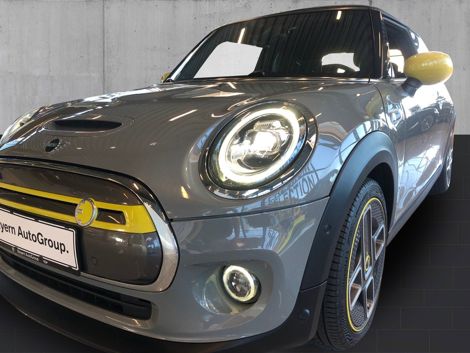 MINI Cooper SE Essential 3d