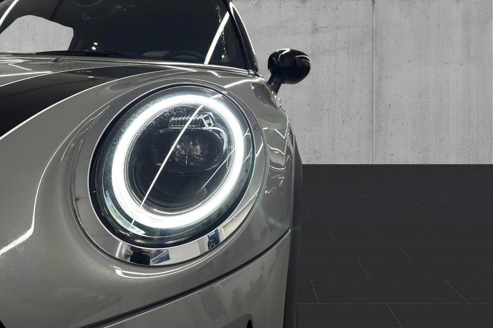 MINI Cooper SE Essential 3d