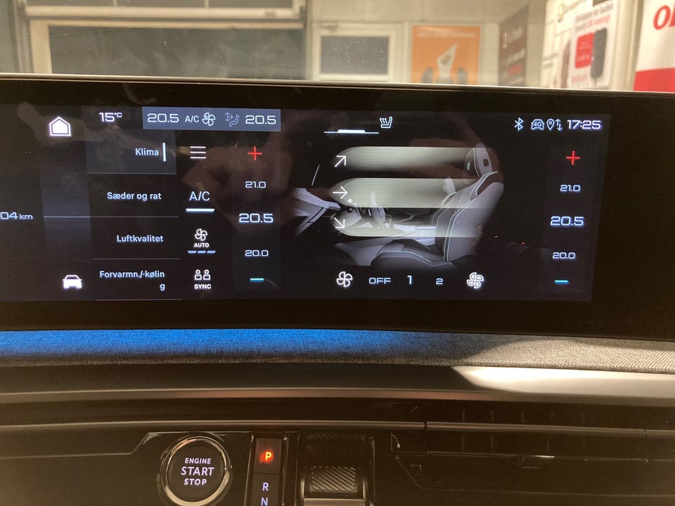 Peugeot e-3008 77 GT 5d