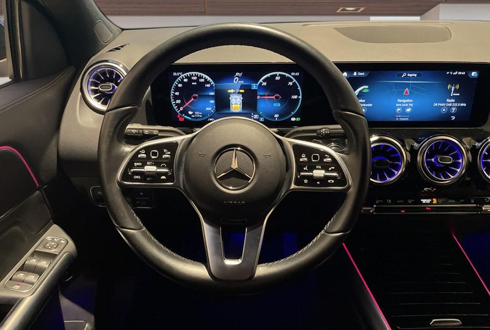 Mercedes EQA300 Progressive 4Matic 5d