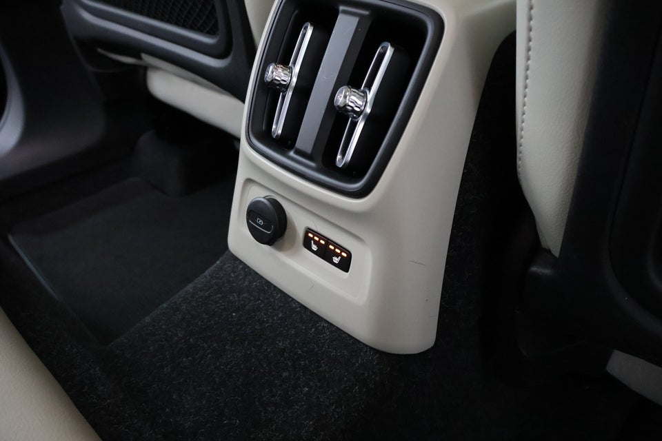 Volvo XC40 1,5 T5 ReCharge Inscription aut. 5d