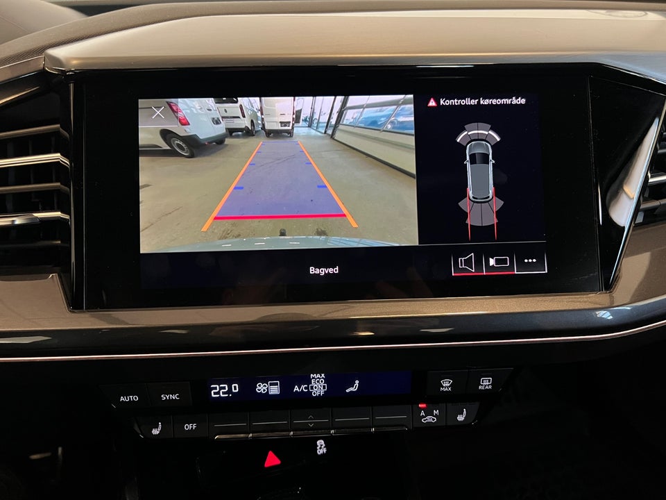 Audi Q4 e-tron 40 S-line 5d