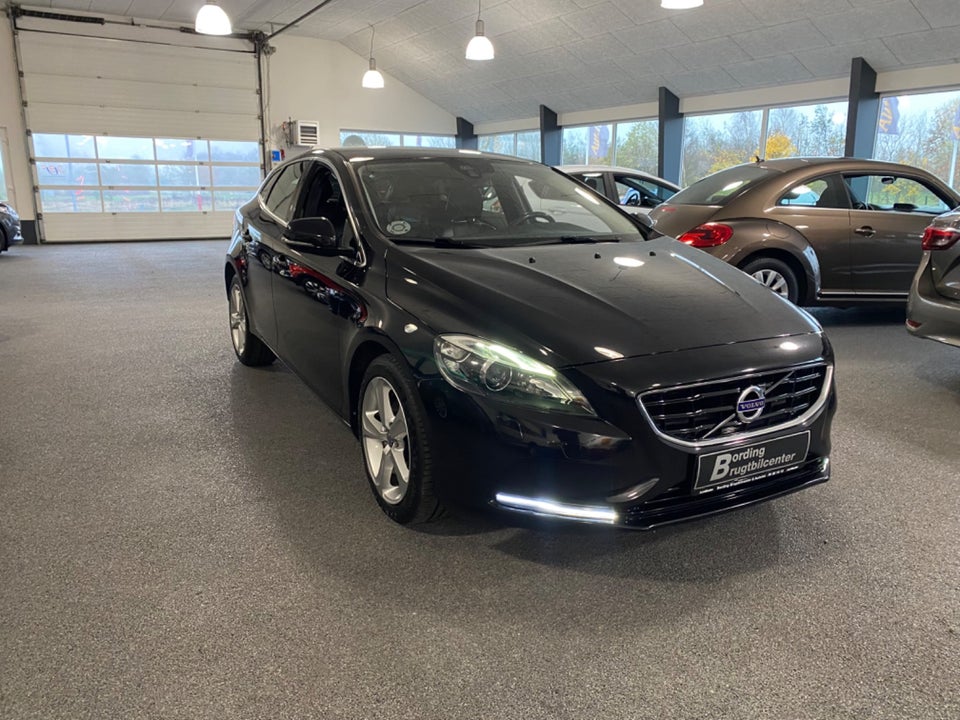 Volvo V40 1,6 T2 120 Momentum 5d