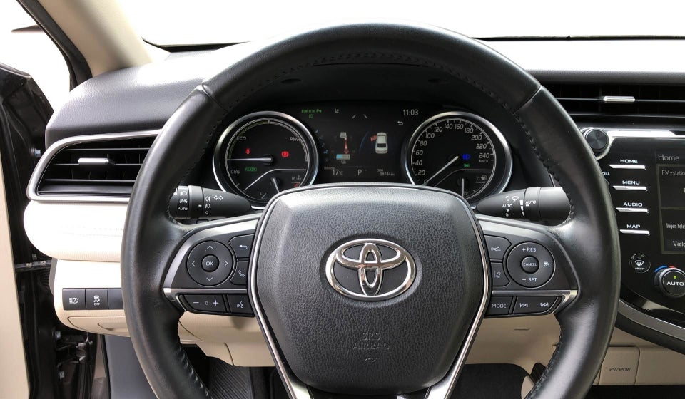 Toyota Camry 2,5 Hybrid H3 Executive CVT 4d