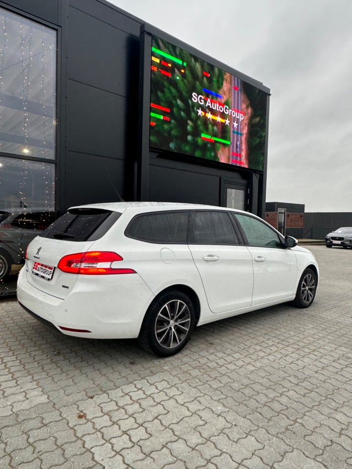 Peugeot 308 1,2 e-THP 110 Active SW 5d