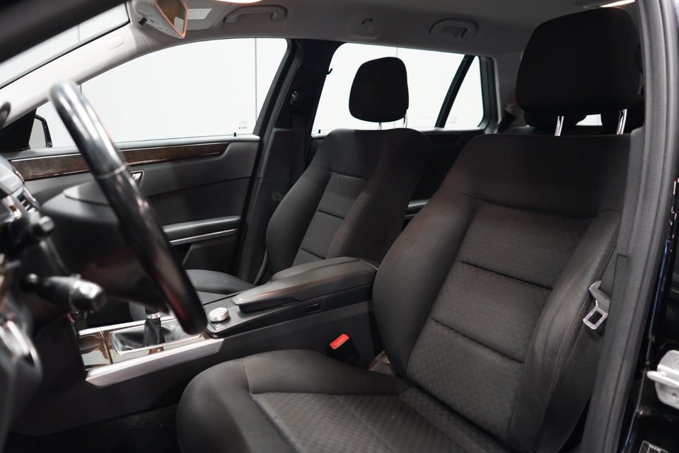 Mercedes E200 2,2 CDi Avantgarde stc. BE 5d