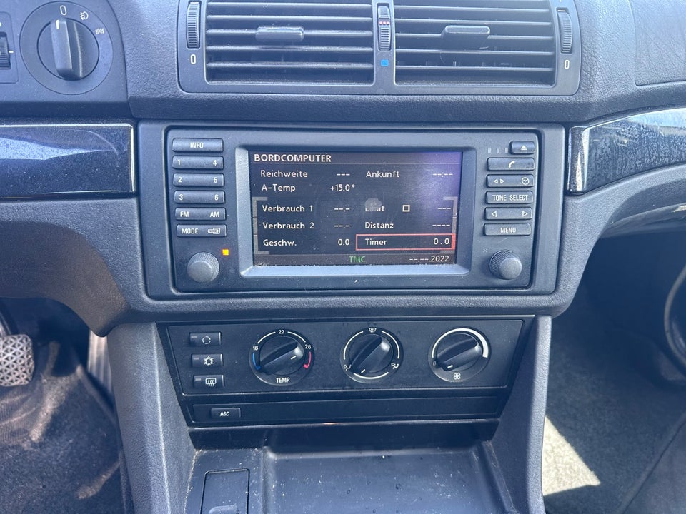 BMW 520i 2,2  4d