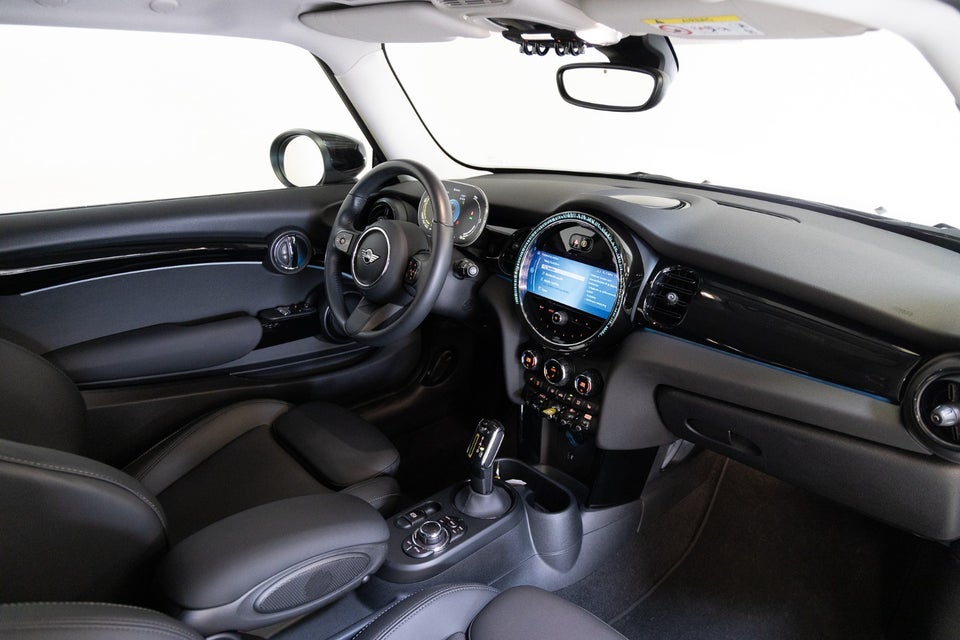 MINI Cooper SE Essential 3d
