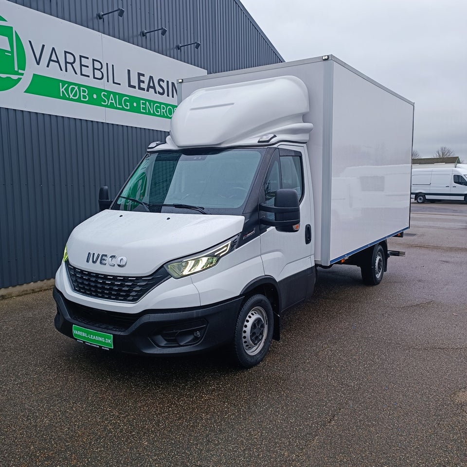 Iveco Daily 3,0 35S18 Box m/lift AG8 2d