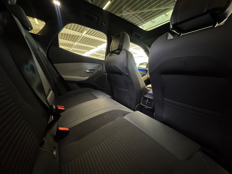 Ford Explorer 77 Premium Extended Range 5d