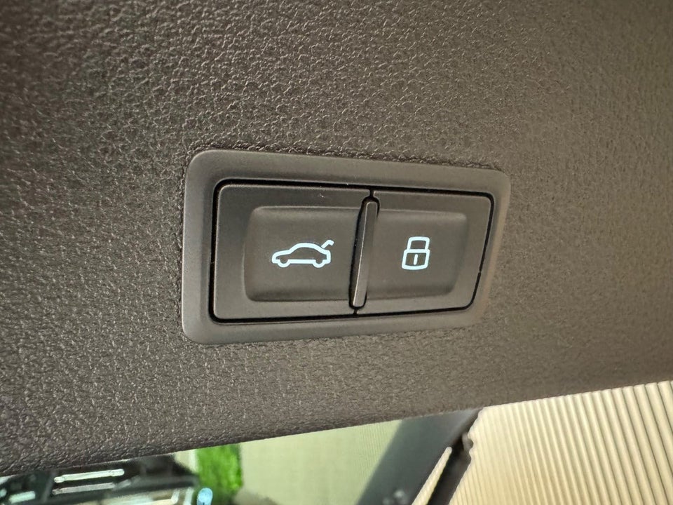 Audi e-tron 55 S-line Sportback quattro 5d