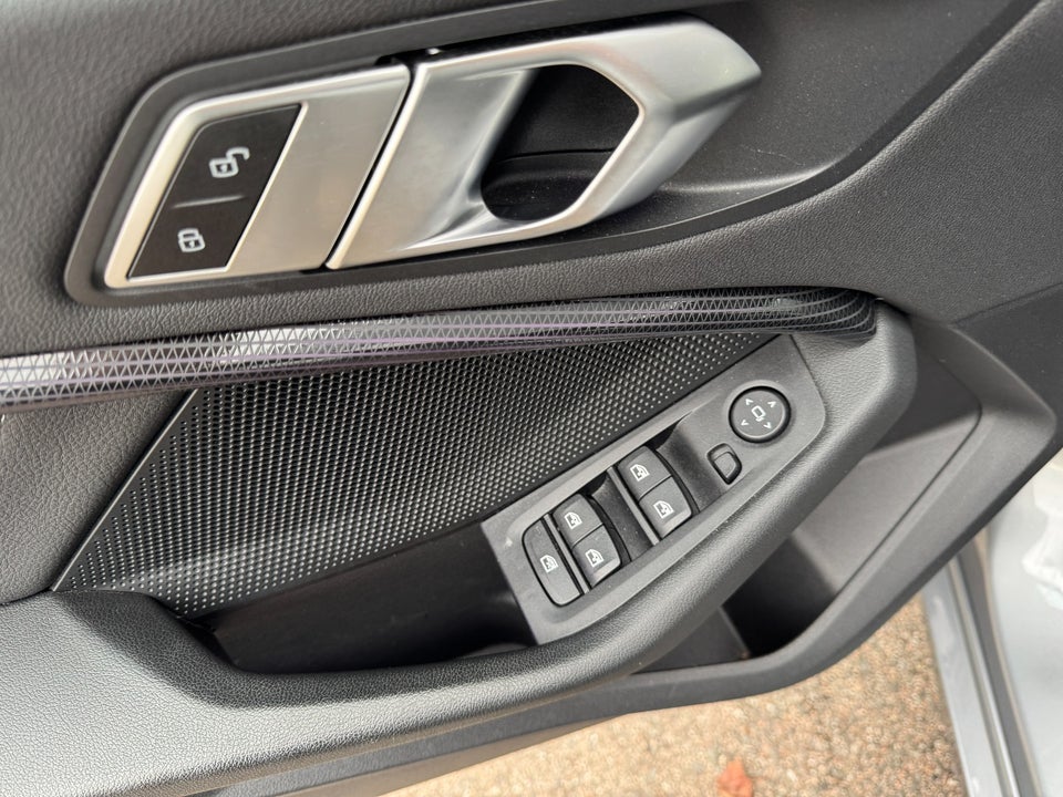 BMW 120i 2,0 Sport Line aut. 5d