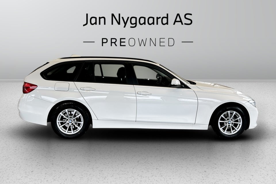 BMW 320i 2,0 Touring Executive aut. 5d