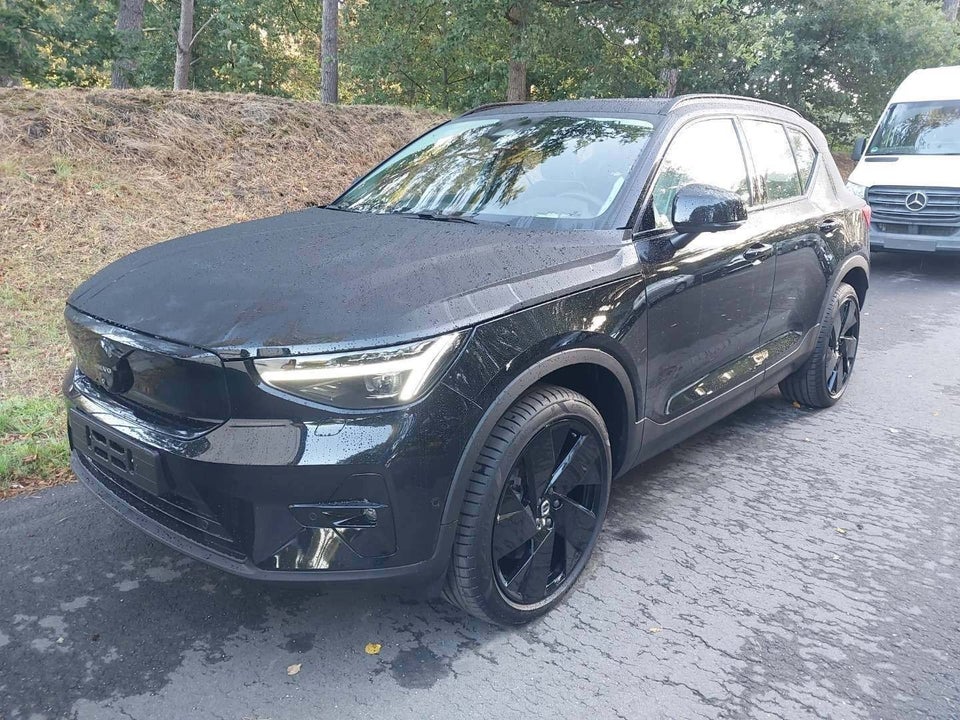 Volvo EX40 Twin Black Edition 5d