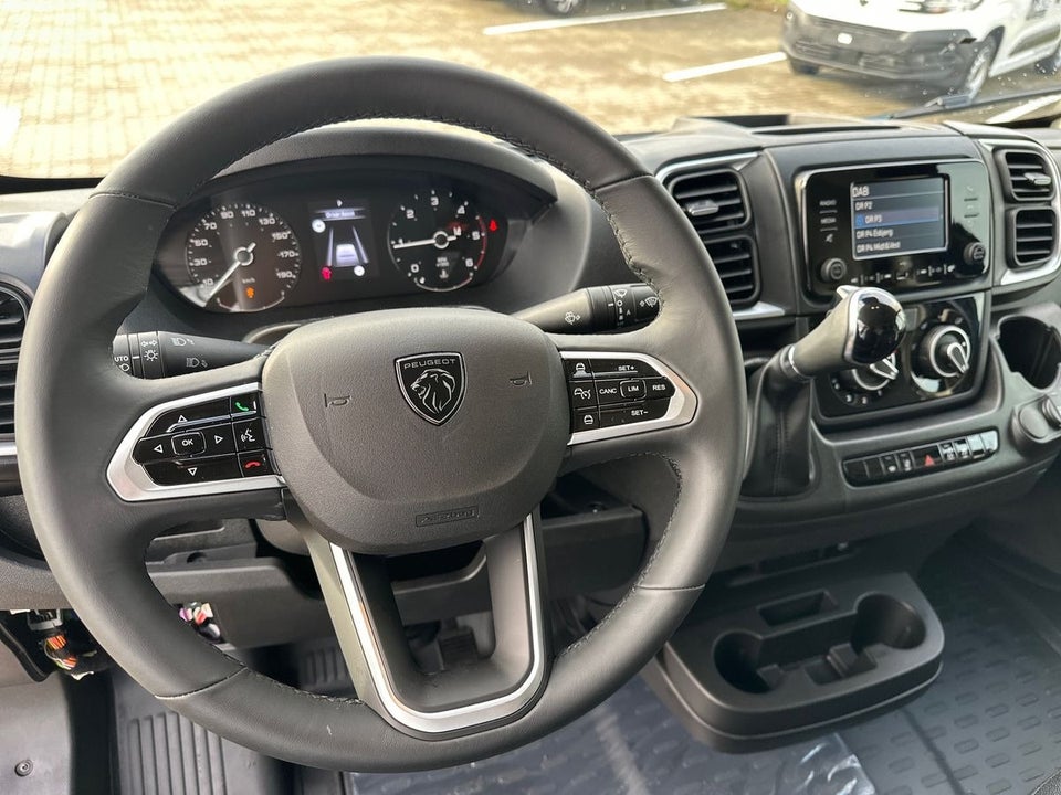 Peugeot Boxer 335 2,2 BlueHDi 180 L2H2 Premium EAT8