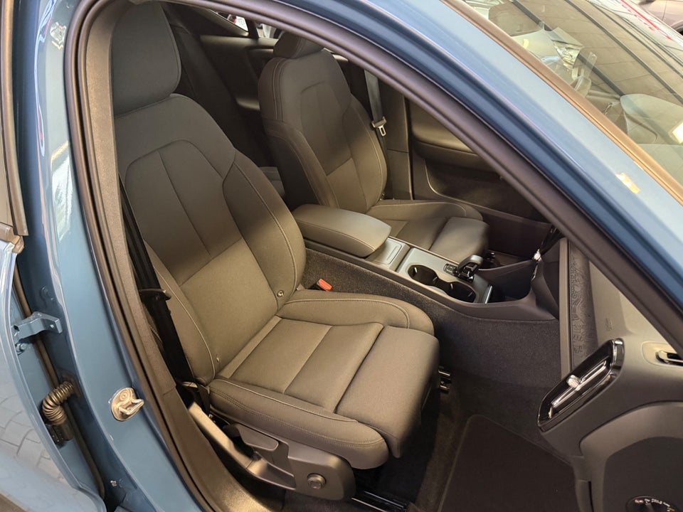 Volvo EX40 Extended Range Core 5d