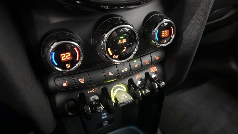 MINI Cooper SE Classic Trim 3d