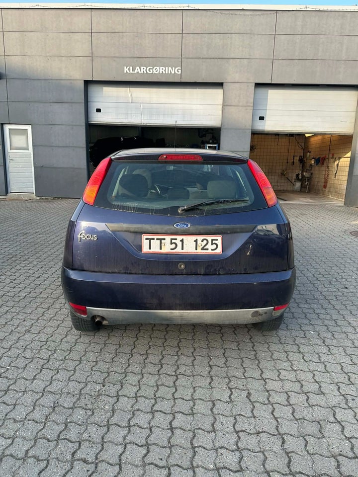 Ford Focus 1,6 Ambiente 5d