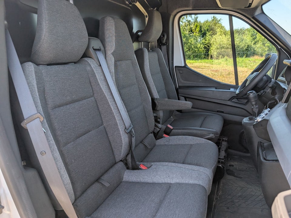 Renault Master V T33 2,0 dCi 130 L2H2 Kassevogn Tekno