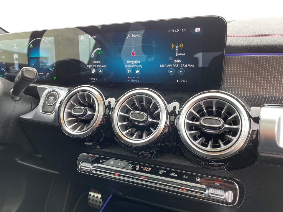 Mercedes EQB300 AMG Line 4Matic 5d