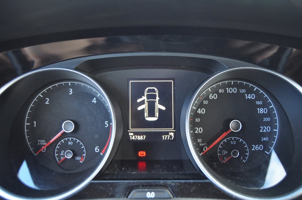 VW Touran 1,6 TDi 115 Comfortline DSG 7prs 5d