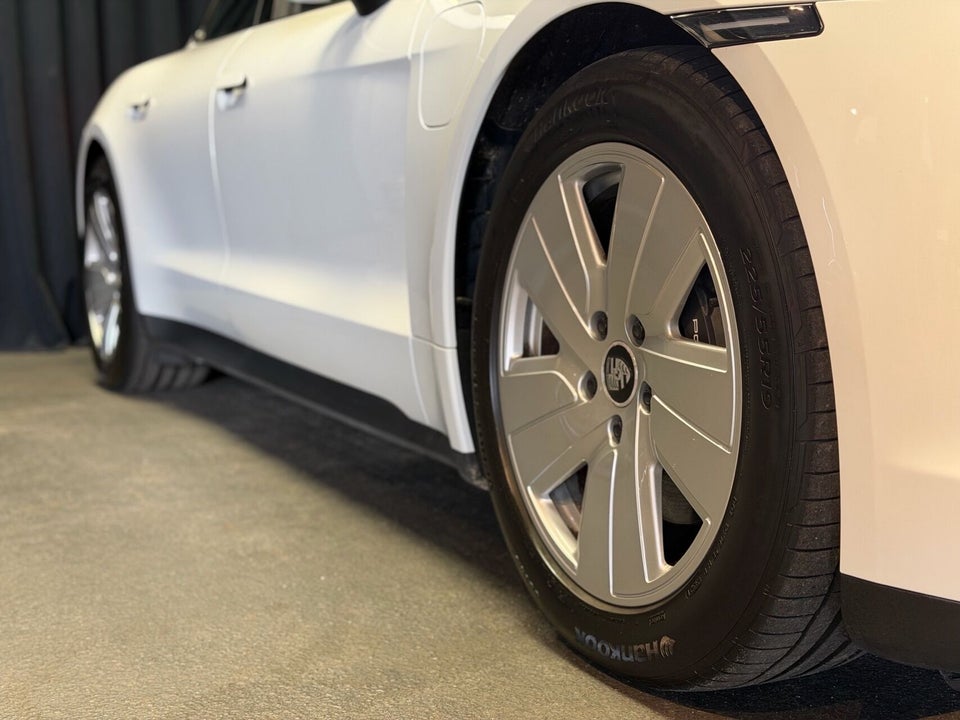 Porsche Taycan 4d
