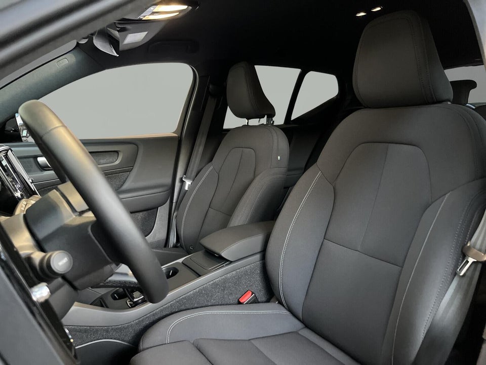 Volvo EX40 Extended Range Plus 5d