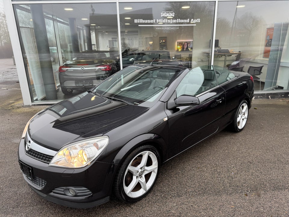 Opel Astra 2,0 Cosmo TwinTop 2d