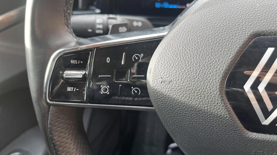 Renault Megane E-Tech 40 Equilibre 5d