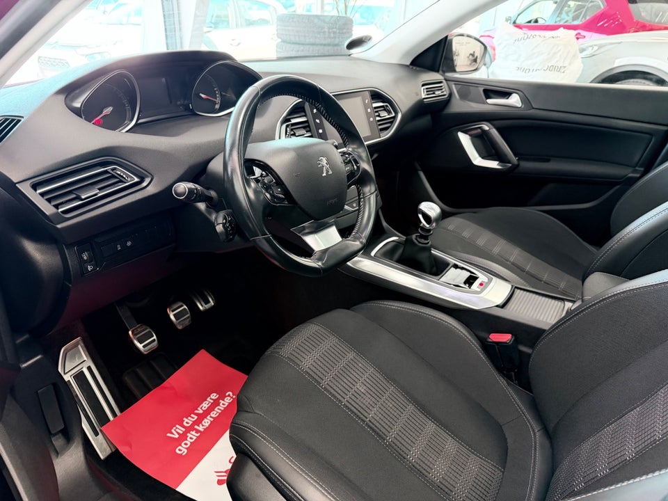 Peugeot 308 1,6 BlueHDi 120 Allure Sky 5d