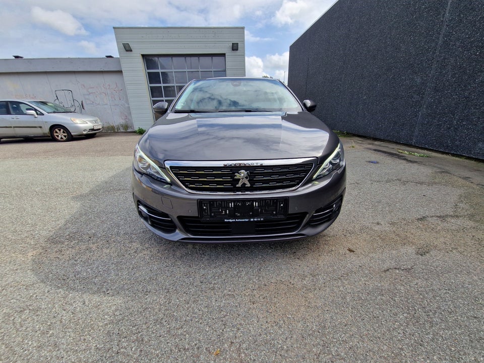 Peugeot 308 1,5 BlueHDi 130 Active 5d