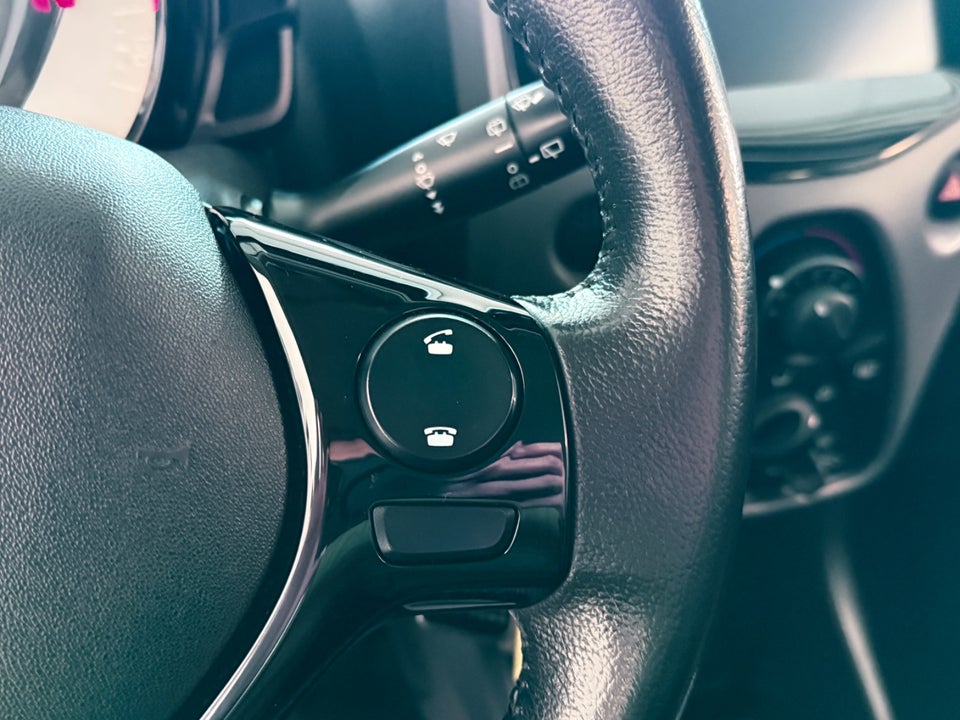 Peugeot 108 1,0 e-VTi 72 Prime 5d