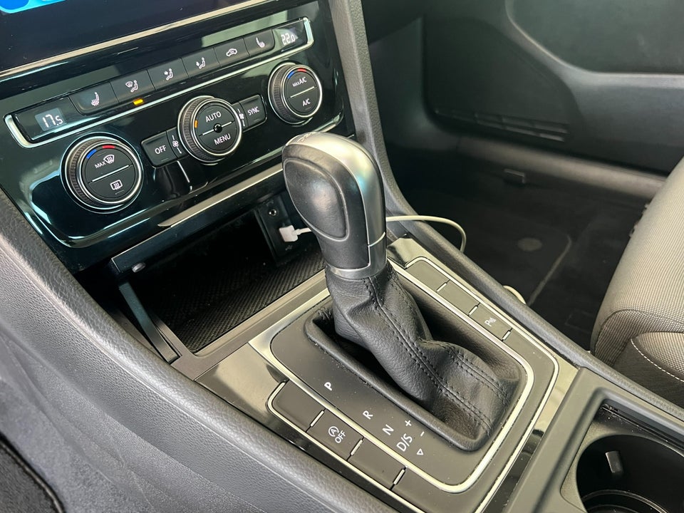 VW Golf VII 1,4 TSi 150 Highline Variant DSG 5d