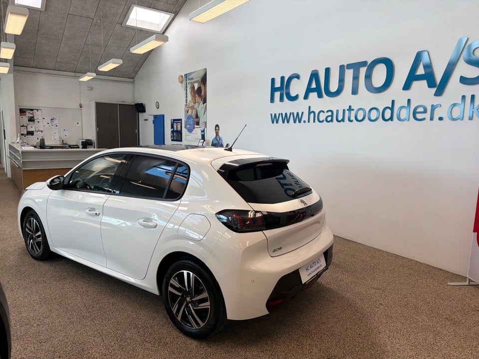 Peugeot 208 1,2 PureTech 100 Allure Sky 5d