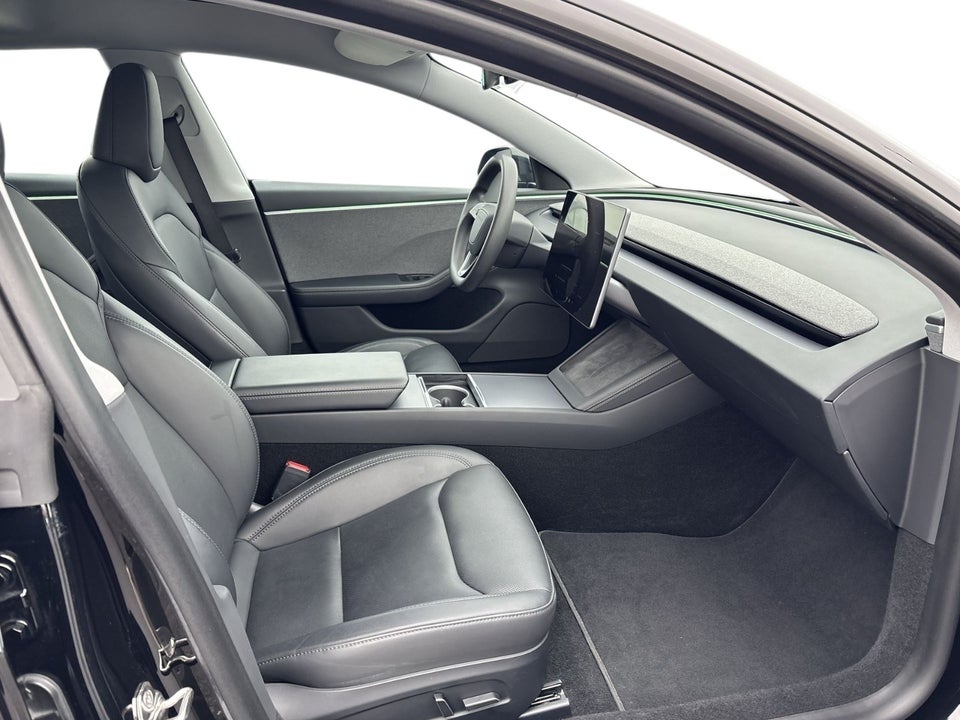 Tesla Model 3 RWD 4d