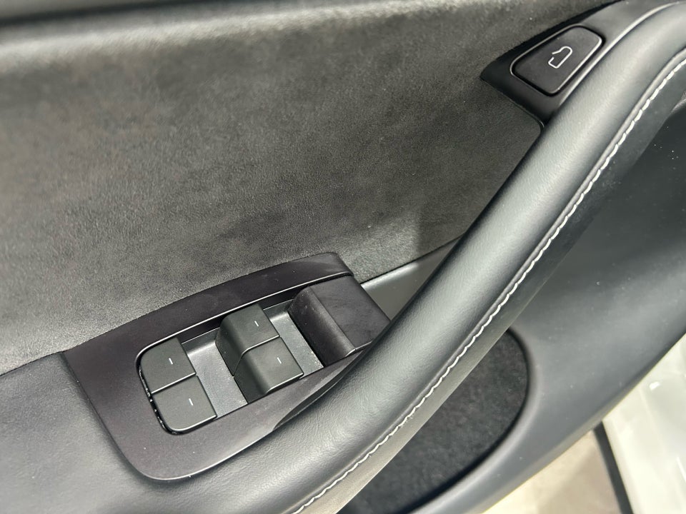 Tesla Model Y RWD 5d