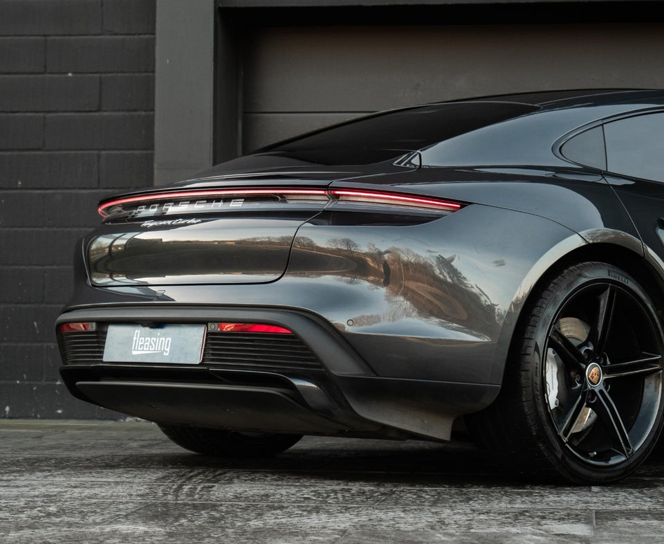 Porsche Taycan Turbo Performance+ 4d