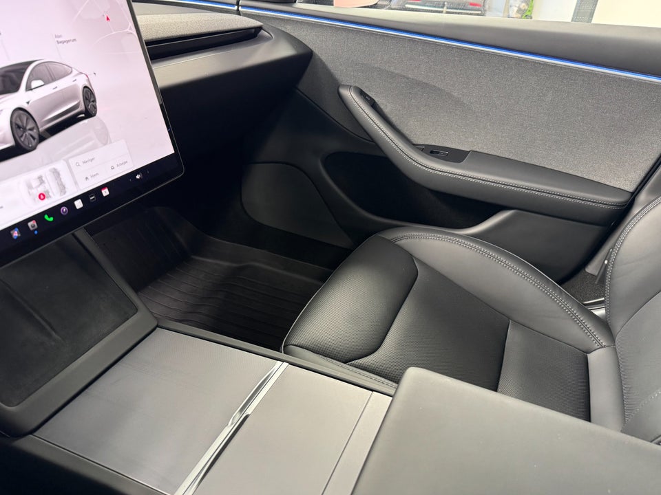 Tesla Model 3 RWD 4d