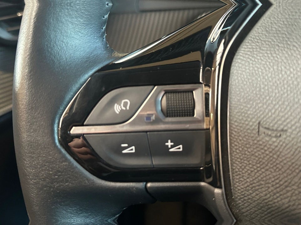 Peugeot e-208 50 Allure 5d