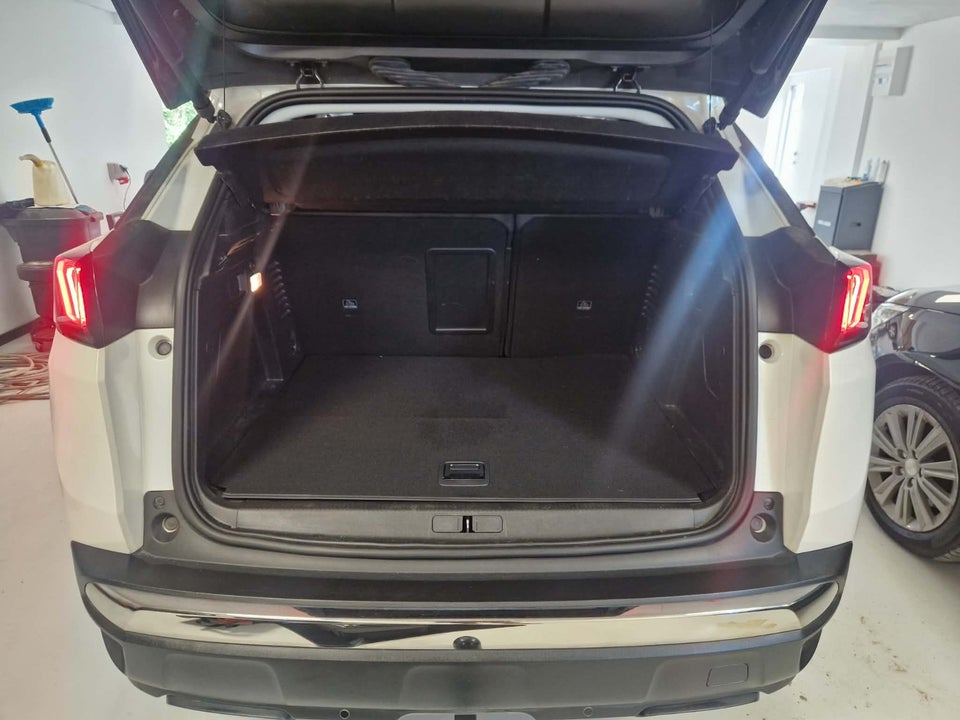 Peugeot 3008 1,6 Hybrid First Selection EAT8 5d