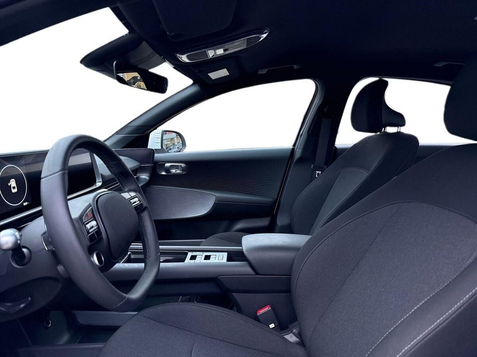 Hyundai Ioniq 6 77 Essential 4d