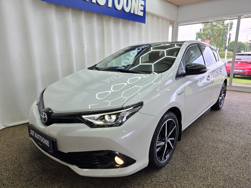 Toyota Auris 1,8 Hybrid Prestige CVT 5d