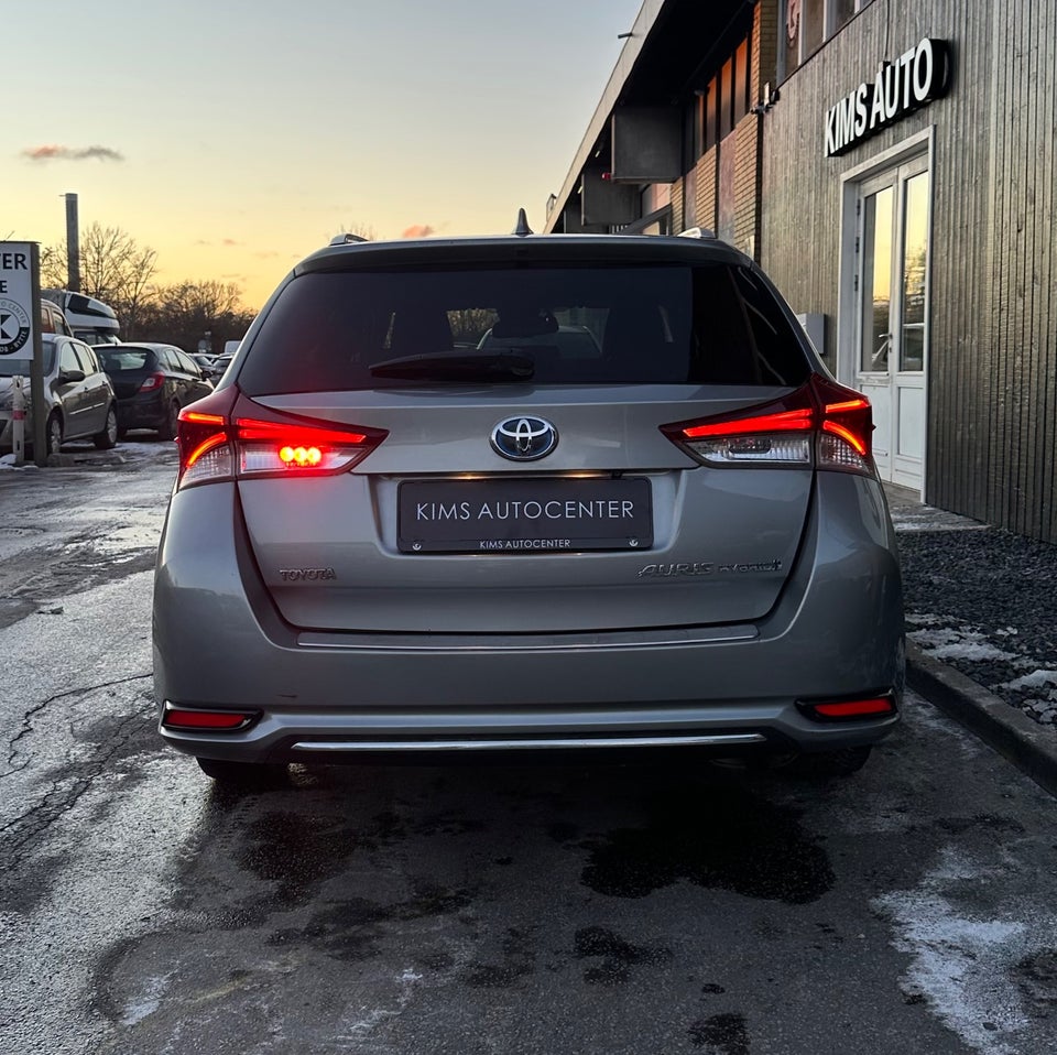 Toyota Auris 1,8 Hybrid H2 Premium Comfort CVT 5d